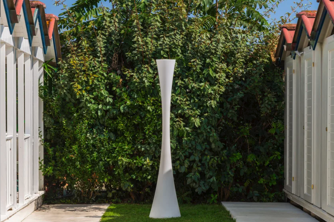 Prachtig verlichten met de Biconica Pol vloerlamp